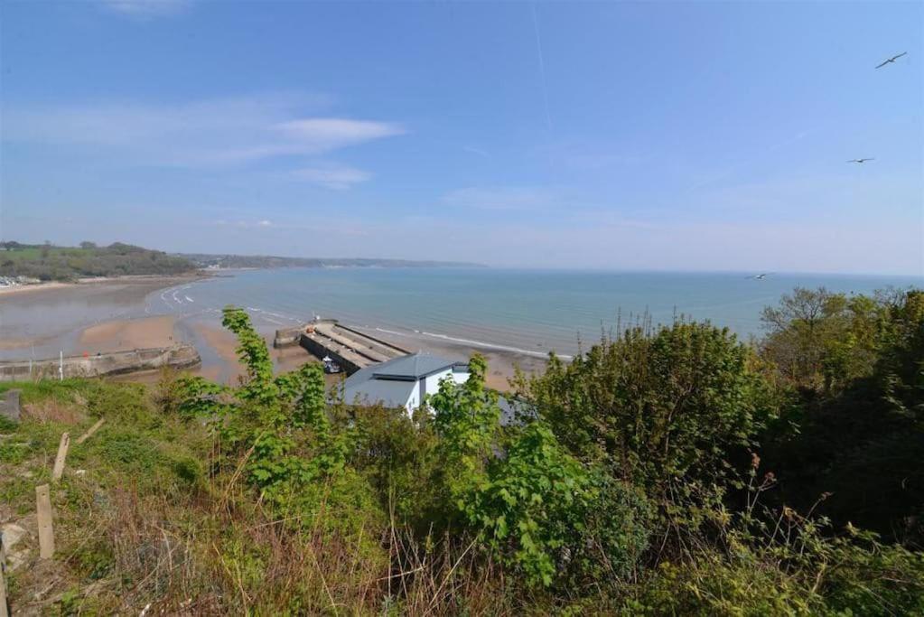 Stylish 2-bed Seaview Apartment, Balcony & Parking Apartment *