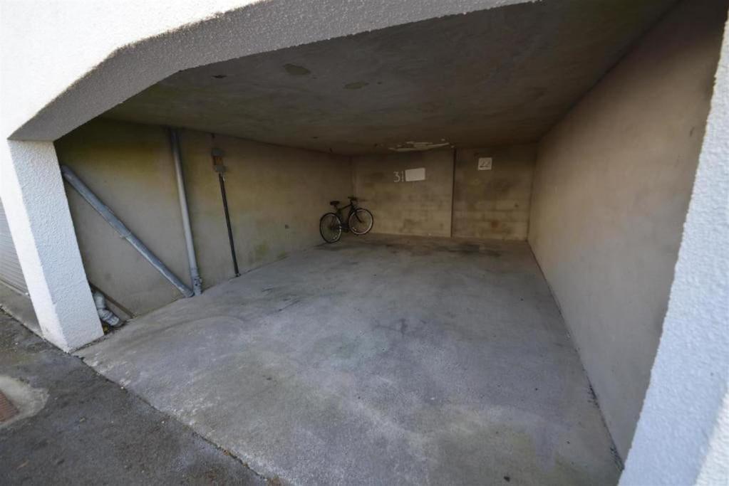 Apartment Stylish 2-bed Seaview Apartment, Balcony & Parking