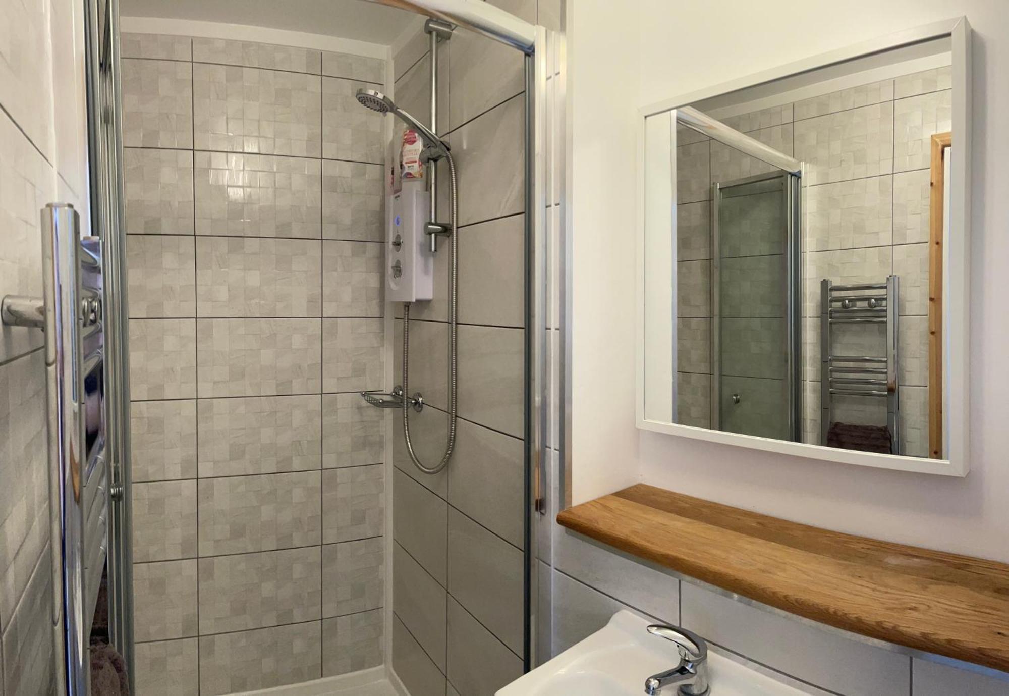 Apartment Stylish 2-bed Seaview Apartment, Balcony & Parking *